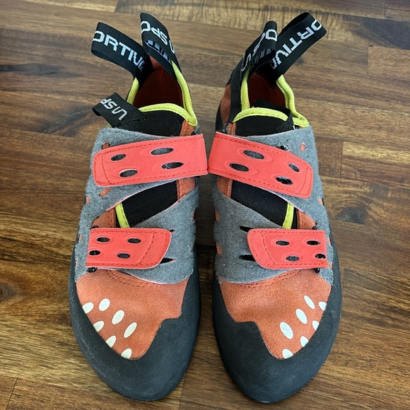 La Sportiva Womens Tarantula All-Around Rock Climbing Shoe - Picture 2 of 4